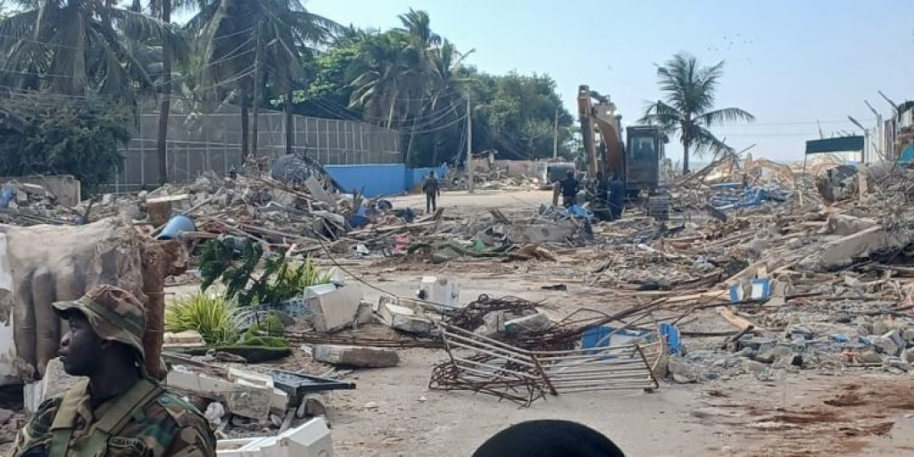 Bawumia Condemns La Pleasure Beach Demolition: Pledges to Develop Area When given Power