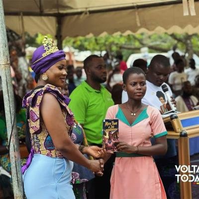 PICTURES: Moments Etornam and Dignitaries Inspects Her Newly Sponsored ICT Lab at Juapong RC Basic School